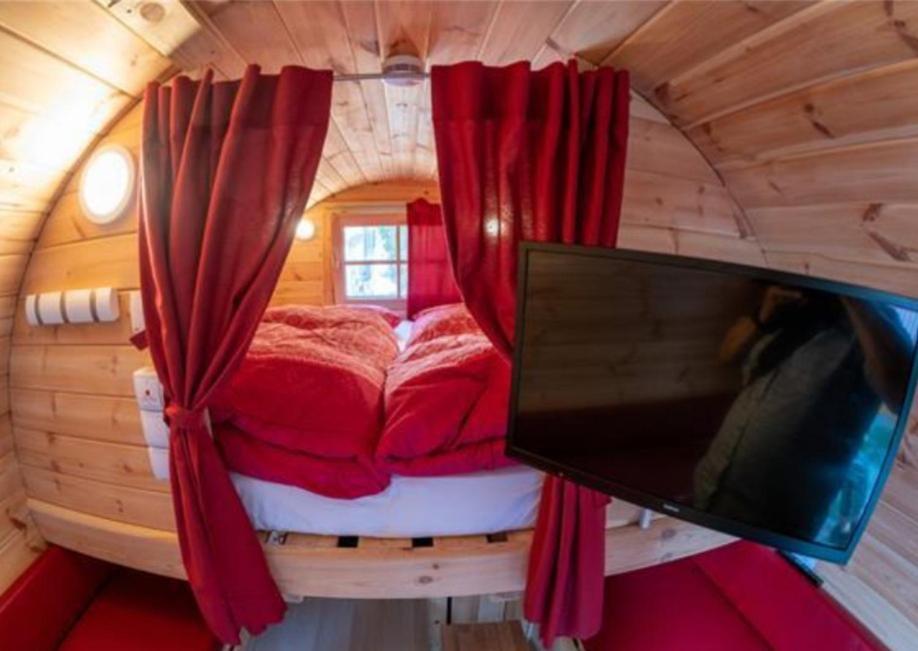 Hotel Columbus Und Glamping Бремерхавен Екстериор снимка