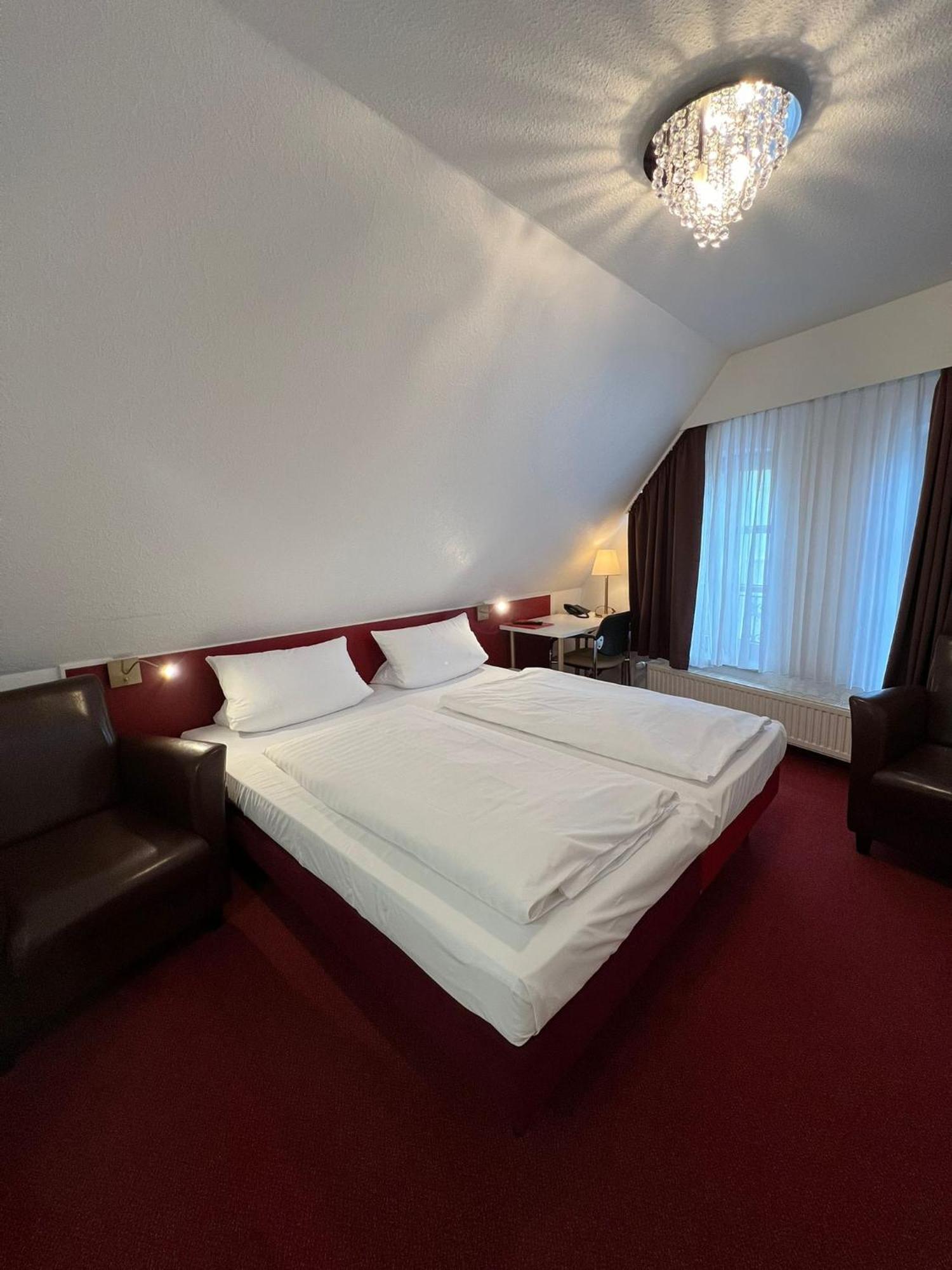 Hotel Columbus Und Glamping Бремерхавен Екстериор снимка