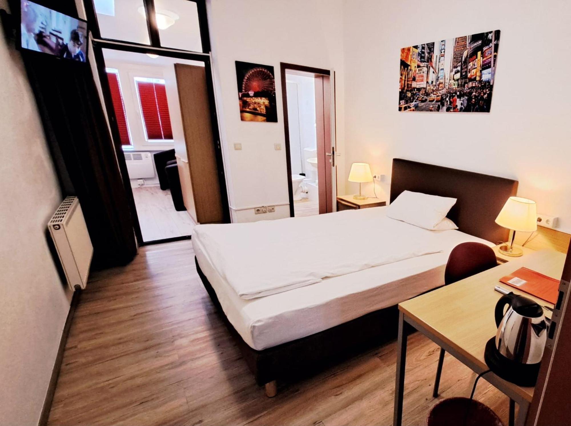Hotel Columbus Und Glamping Бремерхавен Екстериор снимка